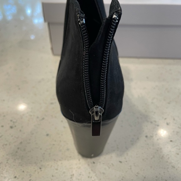 Sweet Jolie Sharla Cut Out Bootie 🖤 - Picture 3 of 4